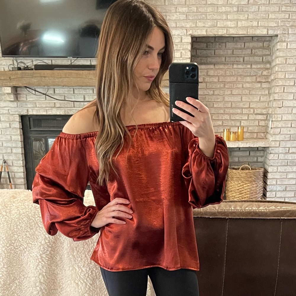 Burnt orange “off-the-shoulder” top